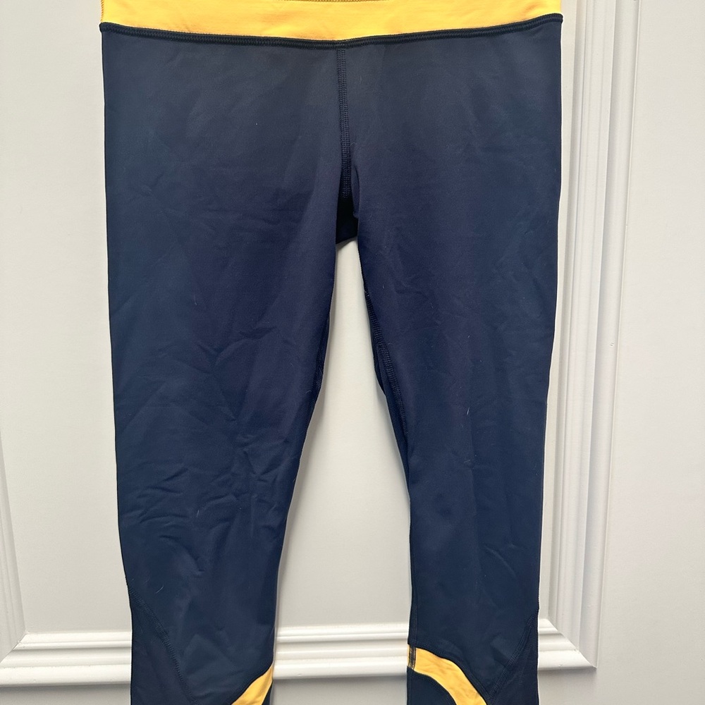 Lululemon Navy and Yellow Cropped Short Leggings. Size 4
